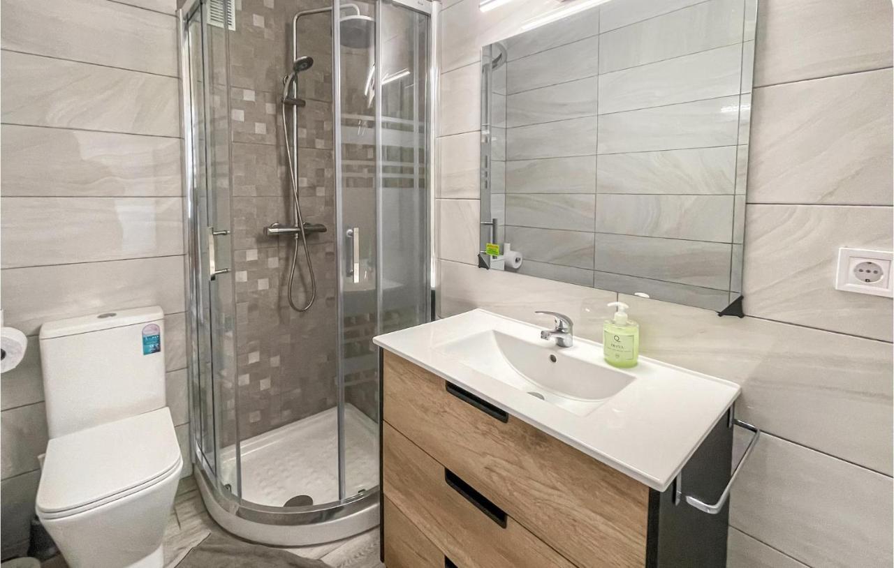 3 Bedroom Awesome In Apartment Estepona